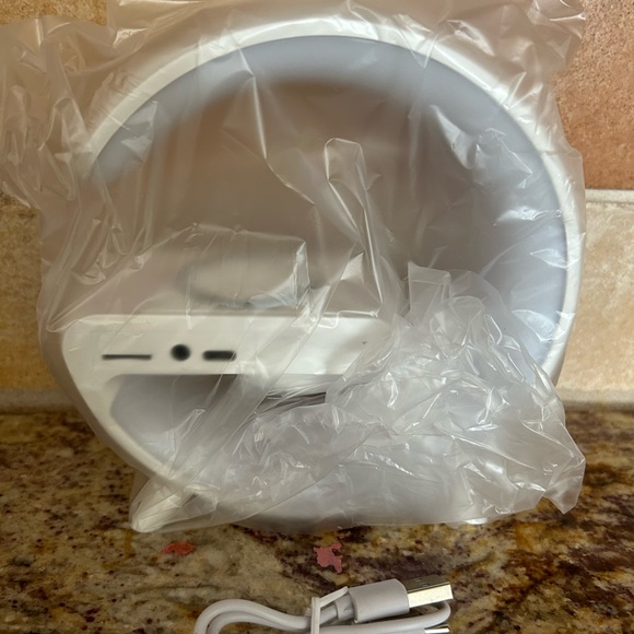 G63 INTELLIGENT SMART LIGHT SOUND MACHINE ( BRAND NEW) - Picture 6 of 12